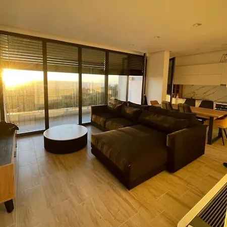 In With View Apartment